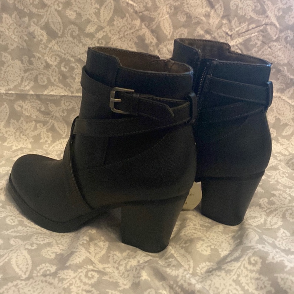 Natural Soul Yvelle Color Black size 7 Boot